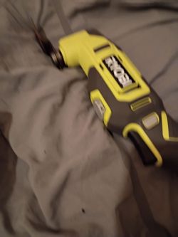 Ryobi multi tool with battery and charger