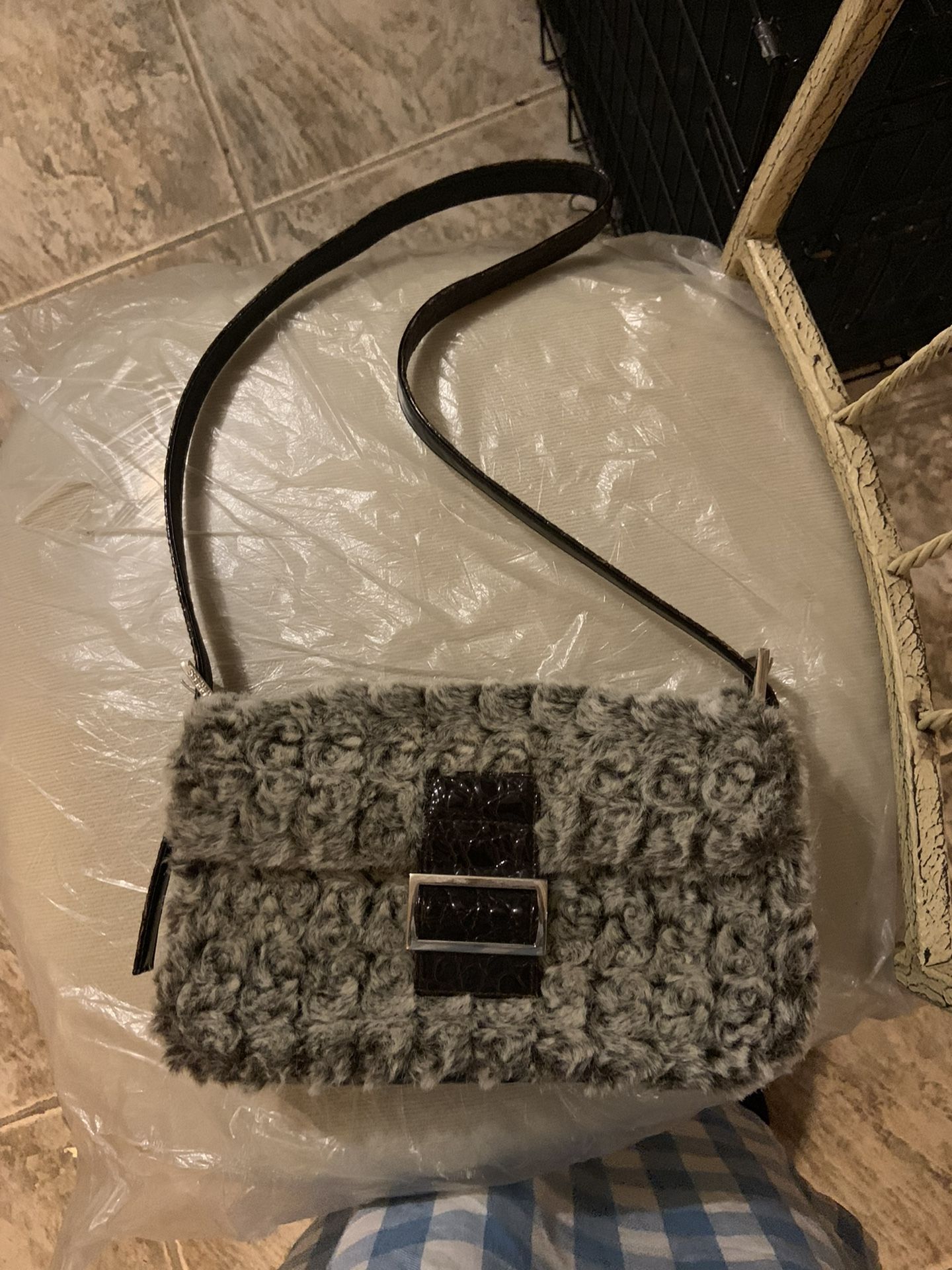 Vintage Y2k Express World brand knit shoulder bag/ brown baguette