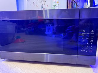 IKEA HUVUDSAKLIG Microwave