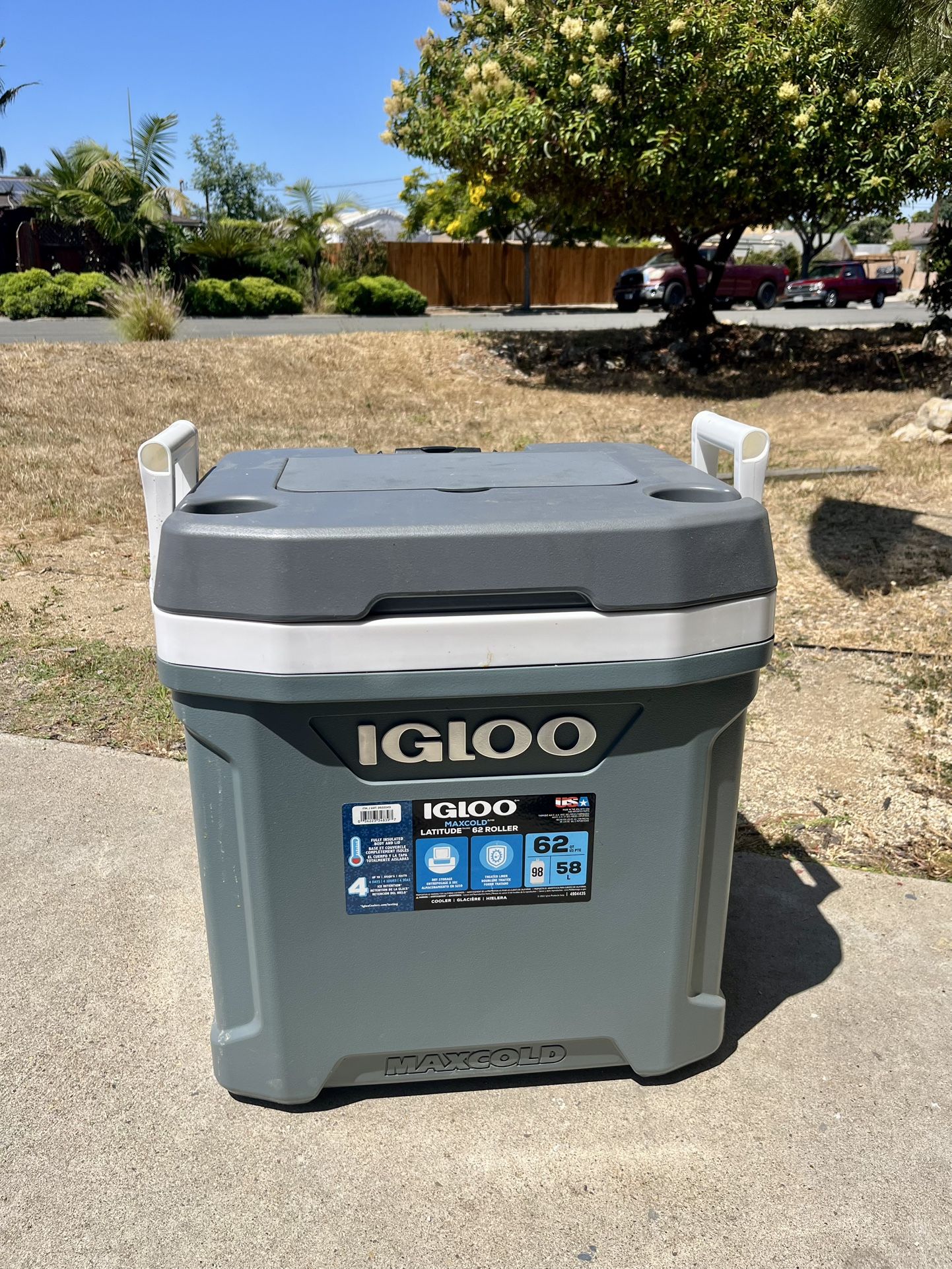 Large Rolling Igloo Cooler