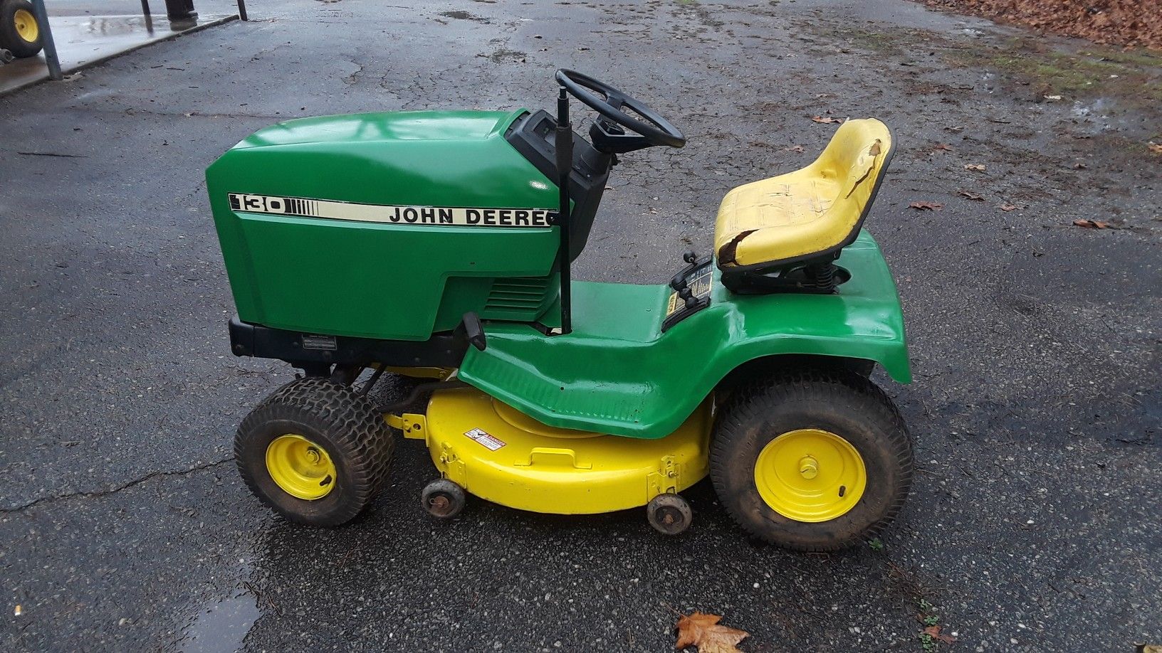 John deere 130 riding lawn mower