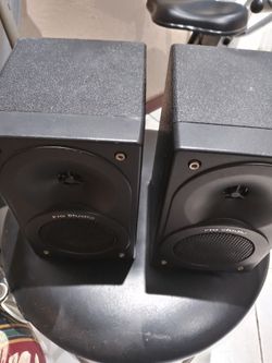 PRO STUDIO SPEAKERS. MODEL S104CRY-3PC.   THEY WORK LIKE STUDIO MONITOR.  100 WAYTS