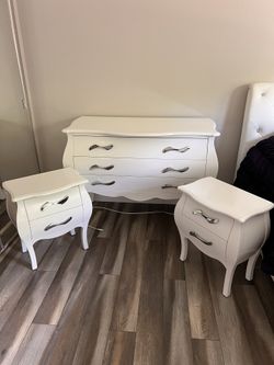 BEST OFFER! 3 Piece Dresser/Night stands MUST GO ASAP!