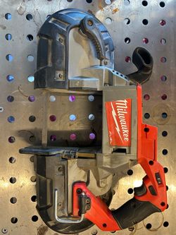 Milwaukee Deep Cut Band Saw