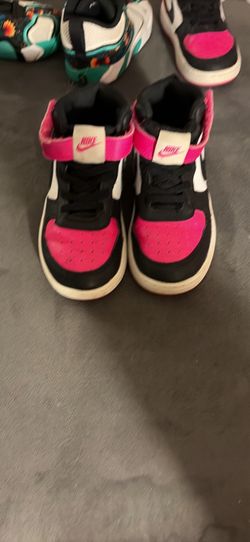 Girls nikes