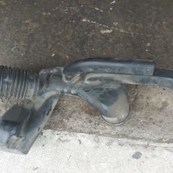 04 Avalanche Air intake Plastic