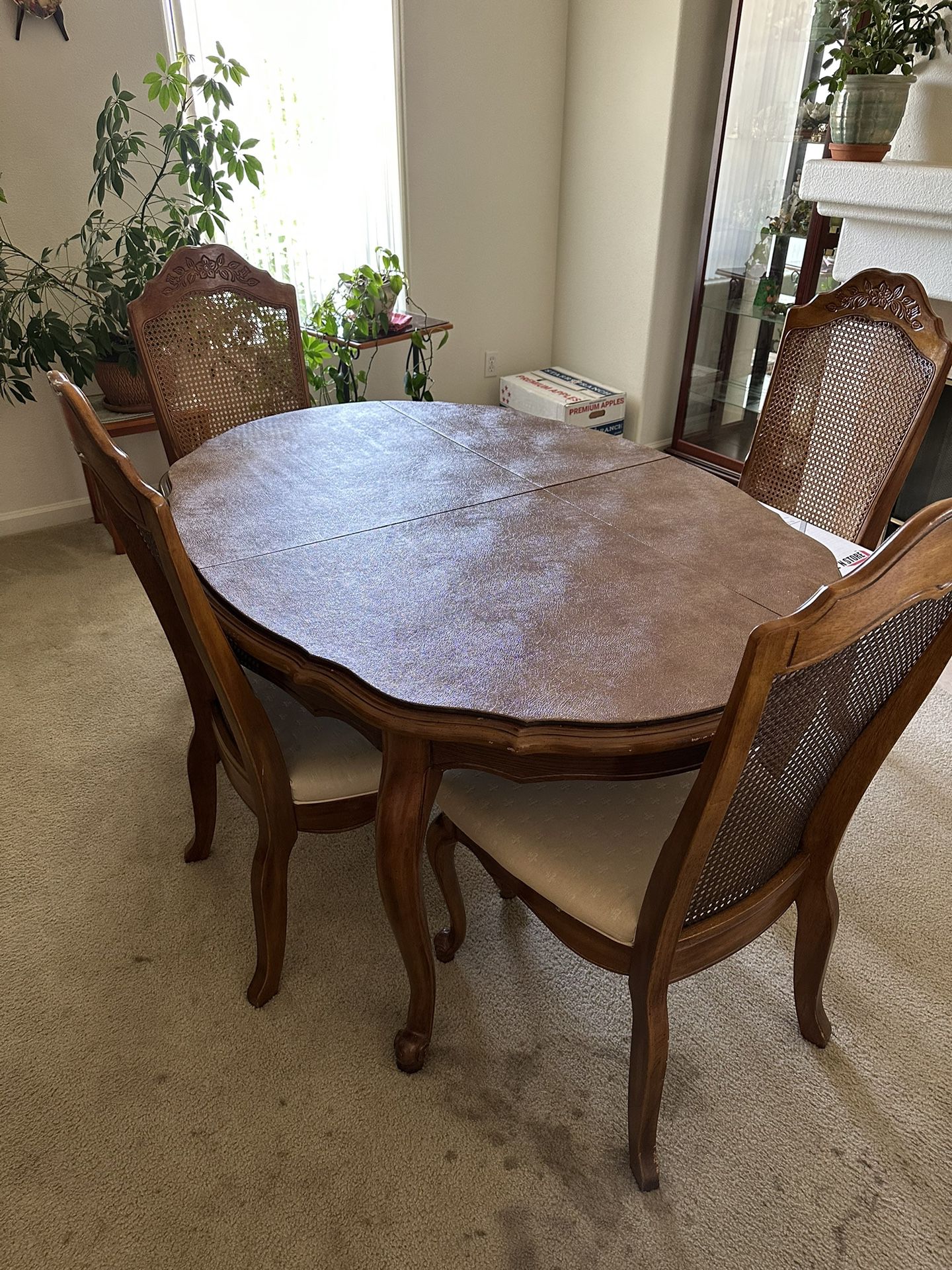 Dining Room Table Seats 6