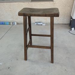 4 Bar Stools 