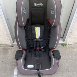 GRACO BOOSTER CAR SEAT