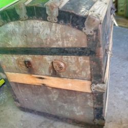 Vintage Steamer Trunk