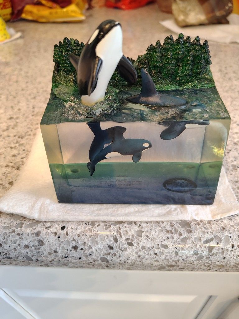 Wyland Dakin Collectible "Amazing Orcas" Resin Figurine