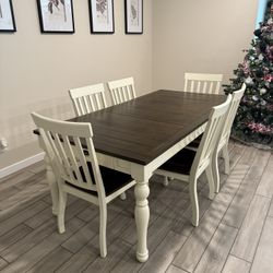 Dining Table/ Barstools