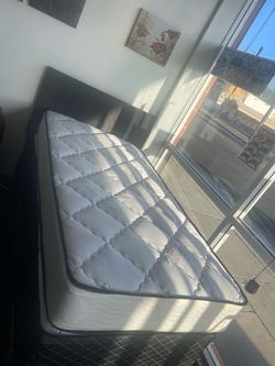 Twin mattress