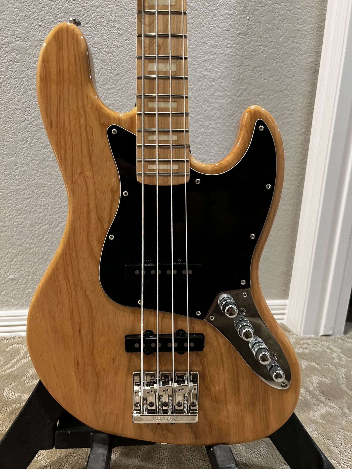 KEN SMITH DESIGN KSD PROTO J JAZZ BASS V704 w/JOHN EAST RETRO 01 DELUXE MARCUS PREAMP