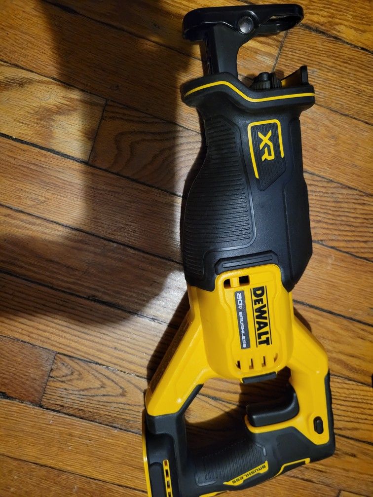 DeWalt DCS382B 20V MAX XR Brushless Cordless Reciprocating Saw, Tool Only