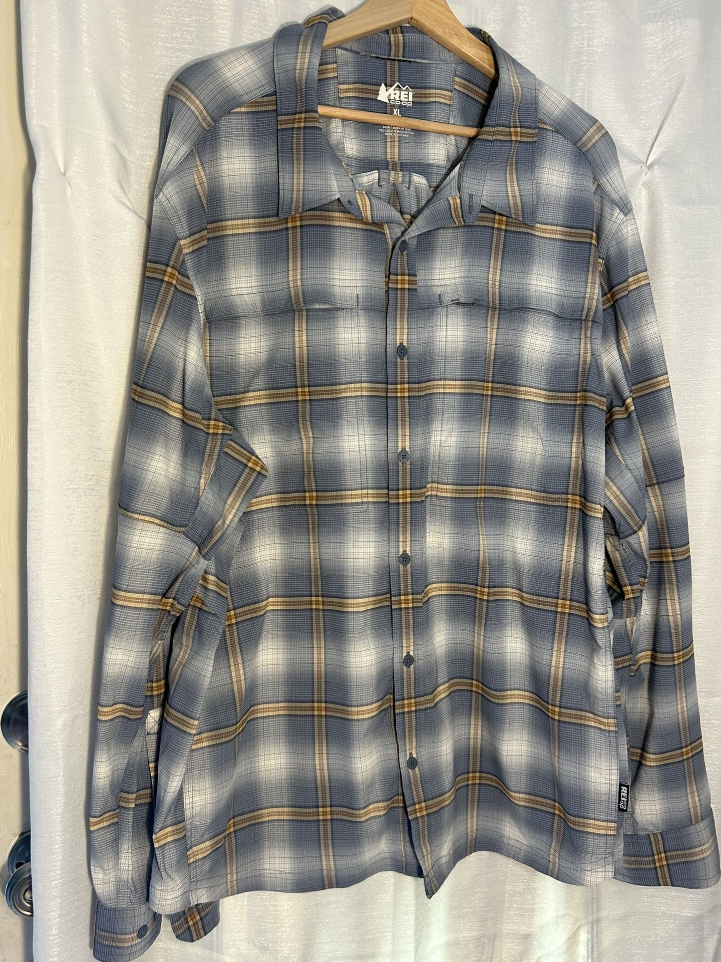 Men's REI Co-op shirt in a blue and brown plaid pattern XL size