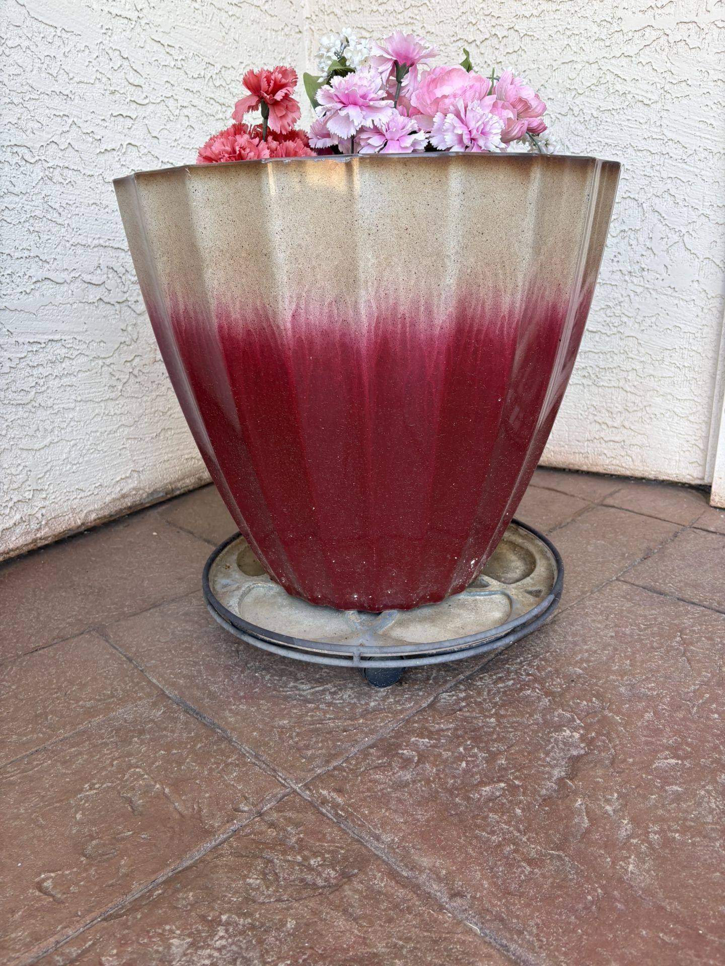 Decorative Flower Pots With Wheeled Saucers