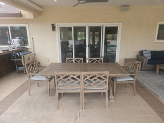 Jerome's Outdoor Dining Set – Solid Wood