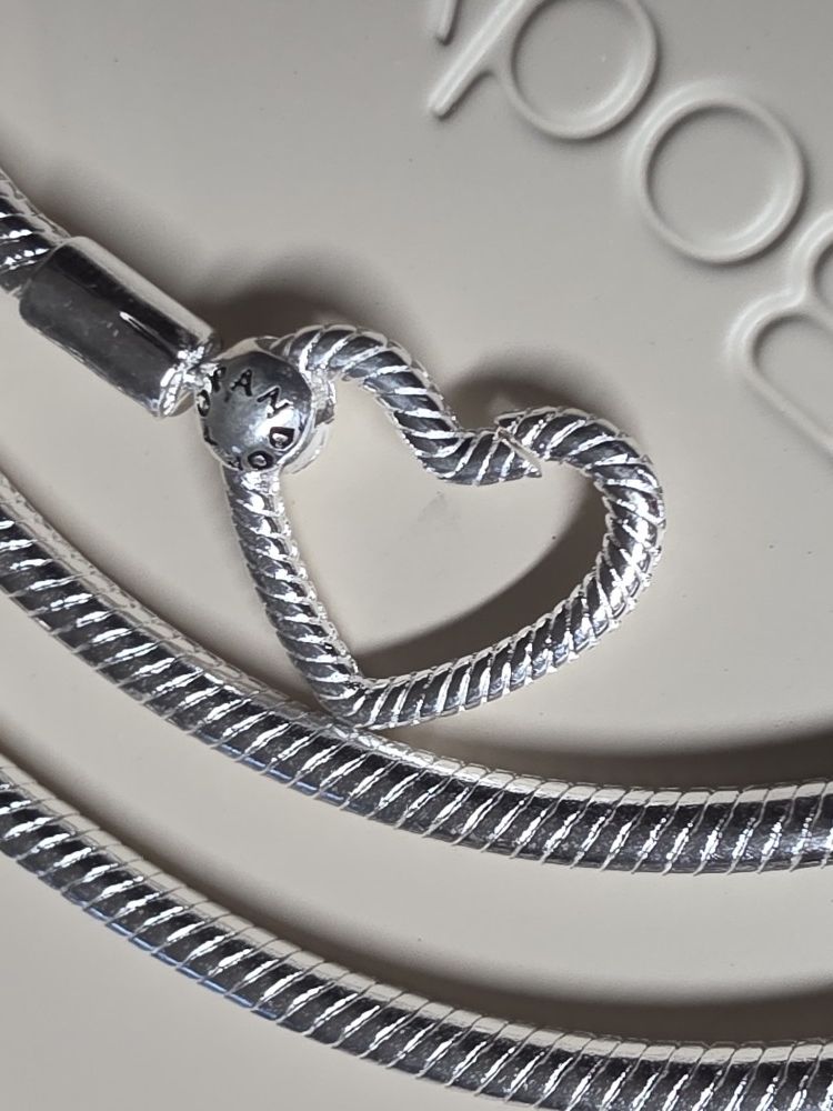 Pandora Heart Clasp Necklace Sz 50'