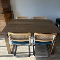 Table W/Chairs