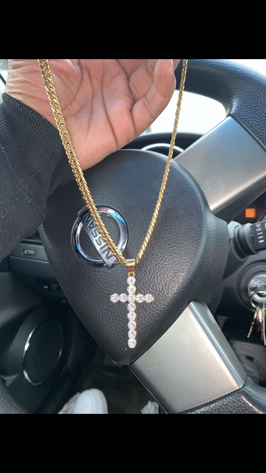 Gold chain with pendant