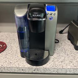 Keurig coffee pot like new