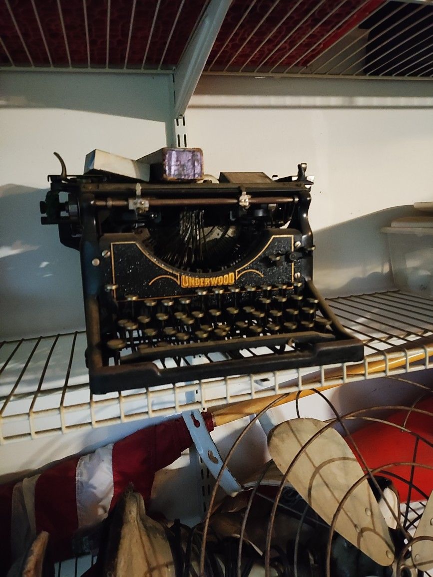 Vintage Working Typewriter OBO