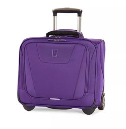 Suitcase. Travelpro. Maxlite 4 Rolling Tote