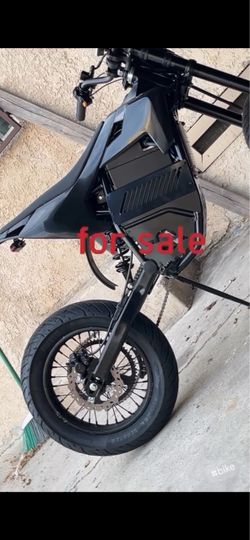 Black Electric leonx dirk bike