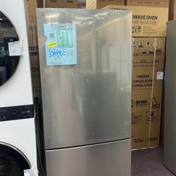 Refrigerator 27” In New Open Box And 1 Year Warranty 