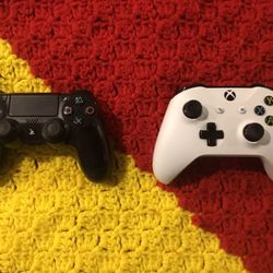 PS4 And Xbox One Controller