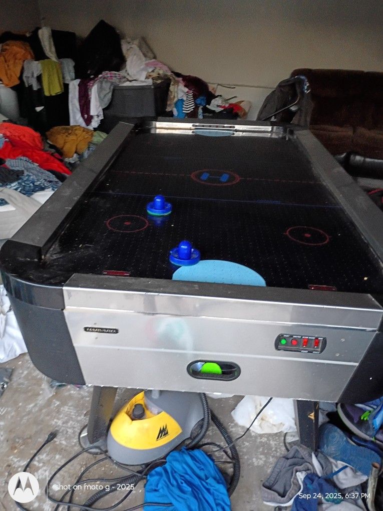 Air Hockey Table