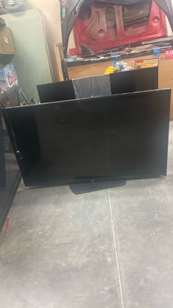 TCL TV 40”