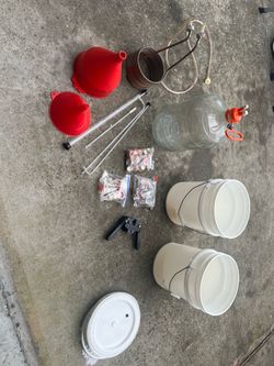 Beer brewing accessories