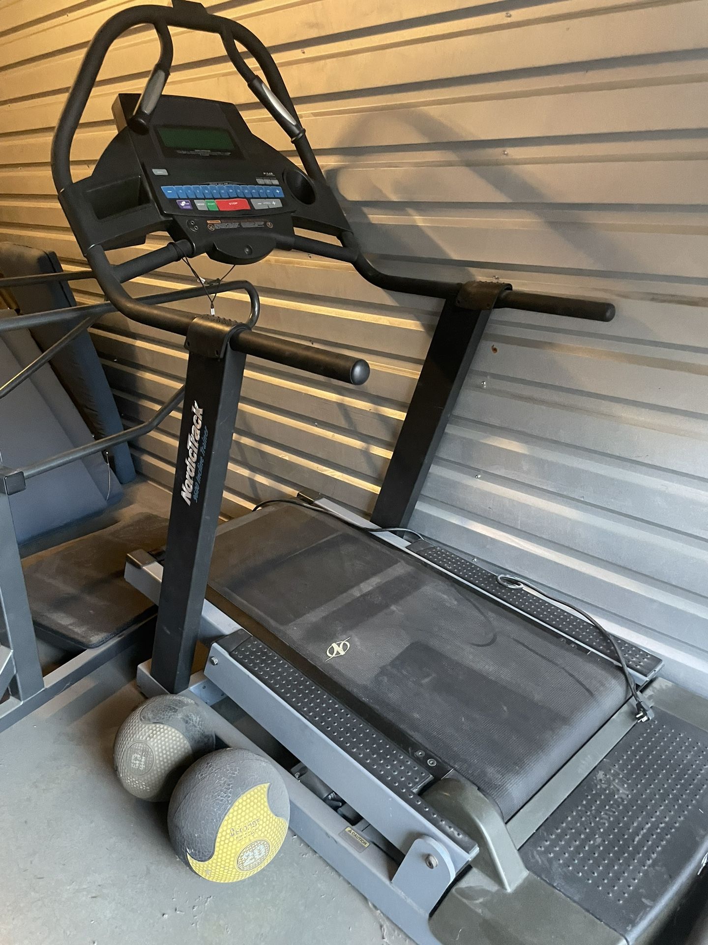 Nordictrack 9600 incline trainer sale