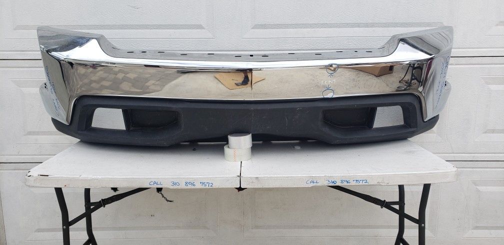 2019 2020 2021 CHEVROLET SILVERADO 1500 FRONT BUMPER OEM USED.