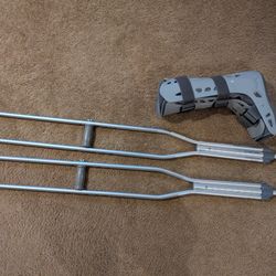 Crutches / Boot