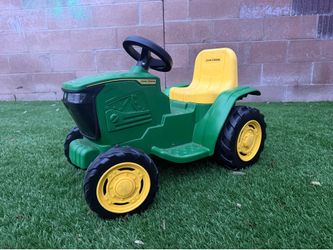 John Deere Kids Ride-On Tractor – Excellent Condition