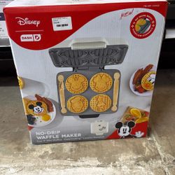 DASH DISNEY WAFFLE MAKER 