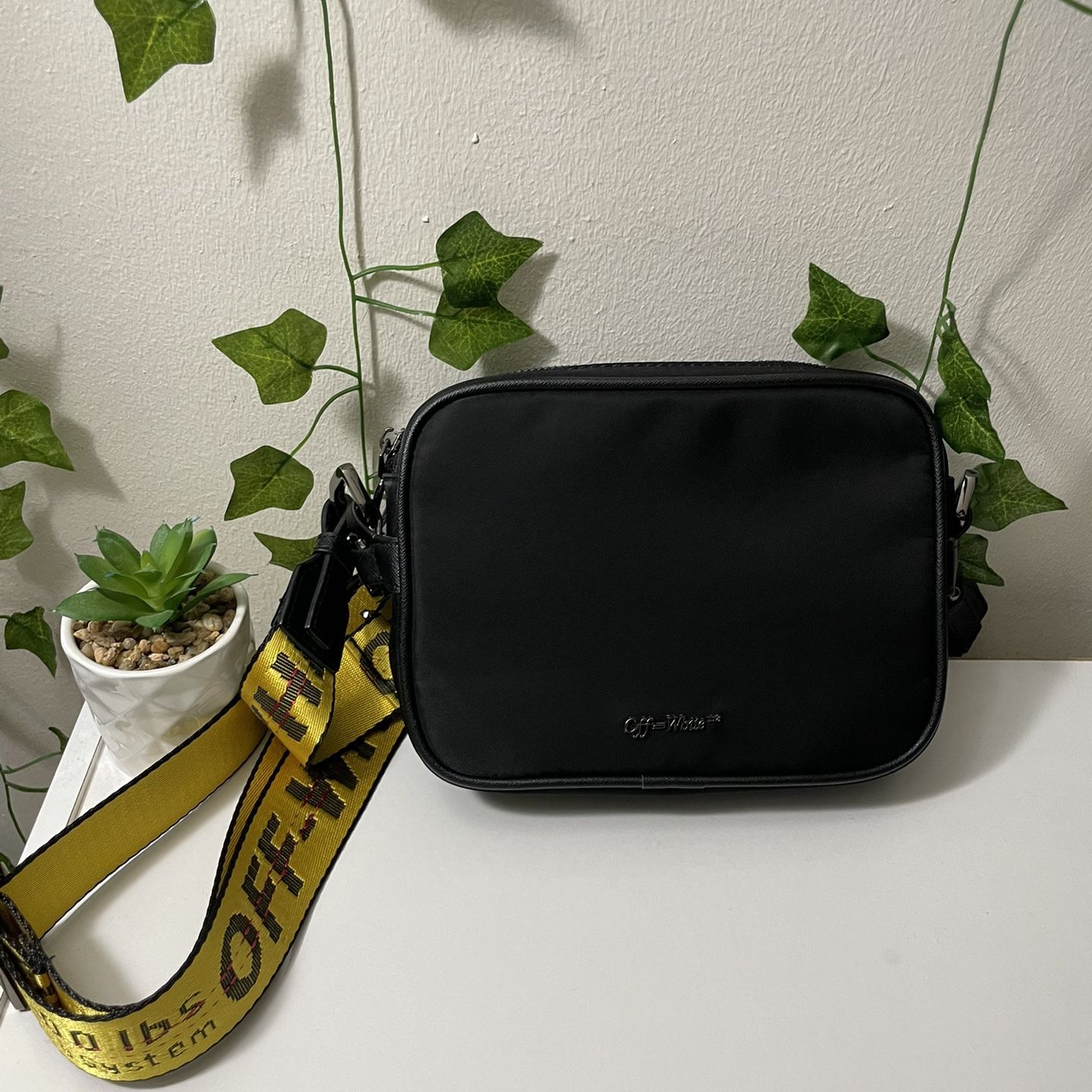 Victoria Secret Crossbody for Sale in Brooklyn, NY - OfferUp