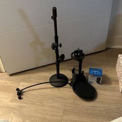 2 Types Of Mic holders