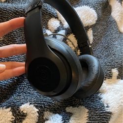 Beats Bluetooth Headphones 
