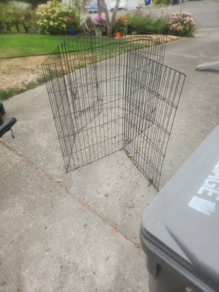 Animal Pen Fold Up 3 Foot High 4 Foot By 4foot 