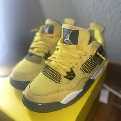 Size 6.5y Lightning Thunder