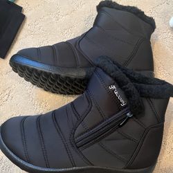 Gracosy Women Winter Boot Size 9 (41 CAN)