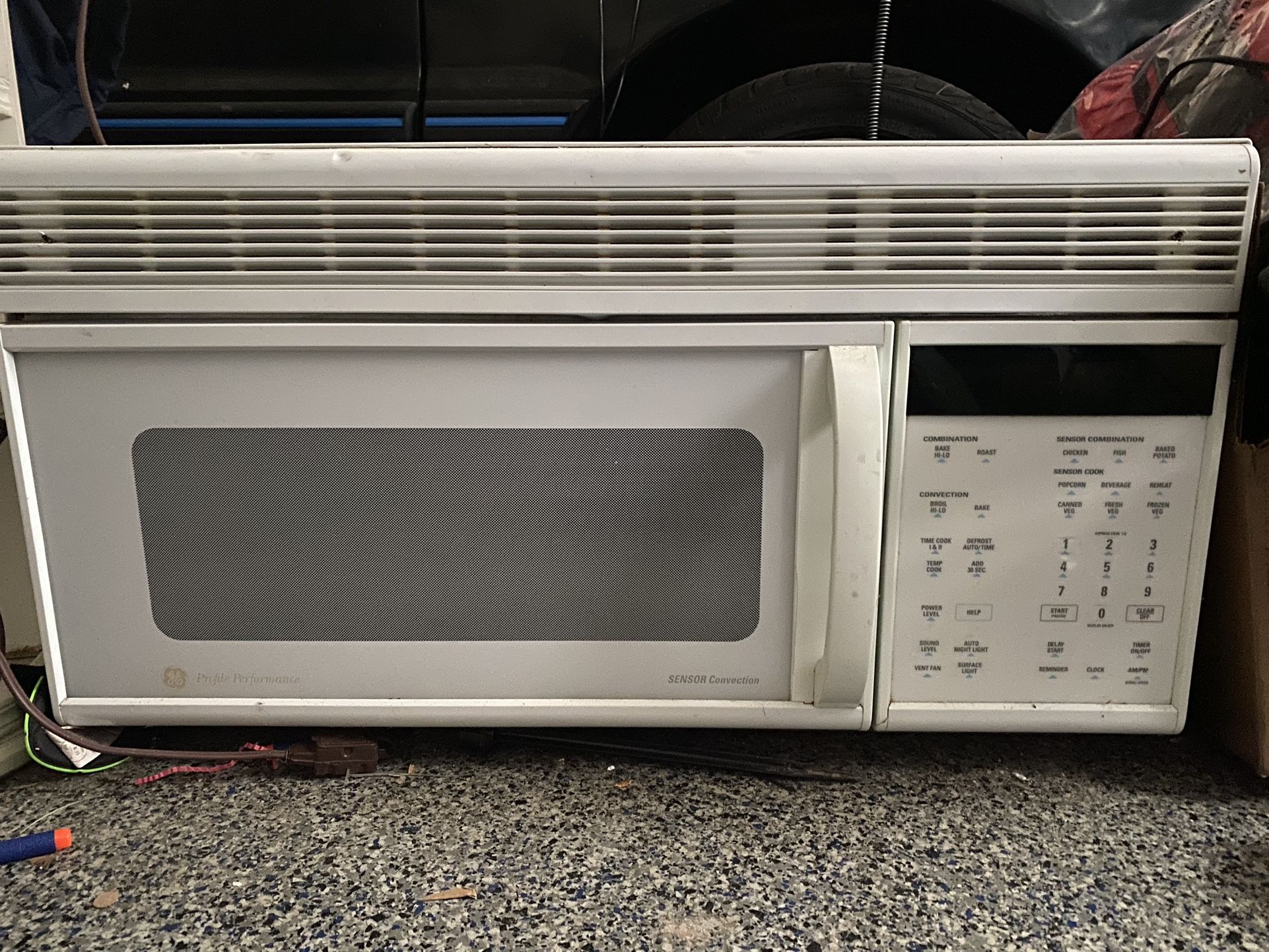 GE Under Cabinet Microwave 