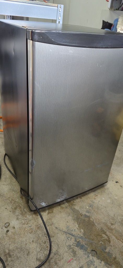 Whirlpool Mini Fridge