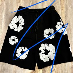 DENIM TEAR SHORTS SIZE S
