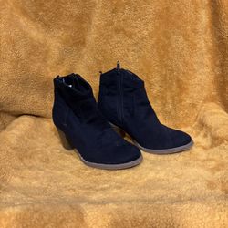 Old Navy Women’s Navy Blue Suede Western Ankle Boots
