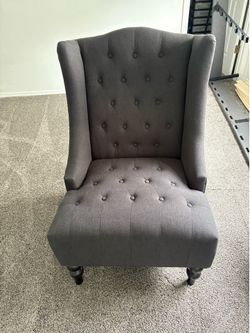 Wingback accent chair